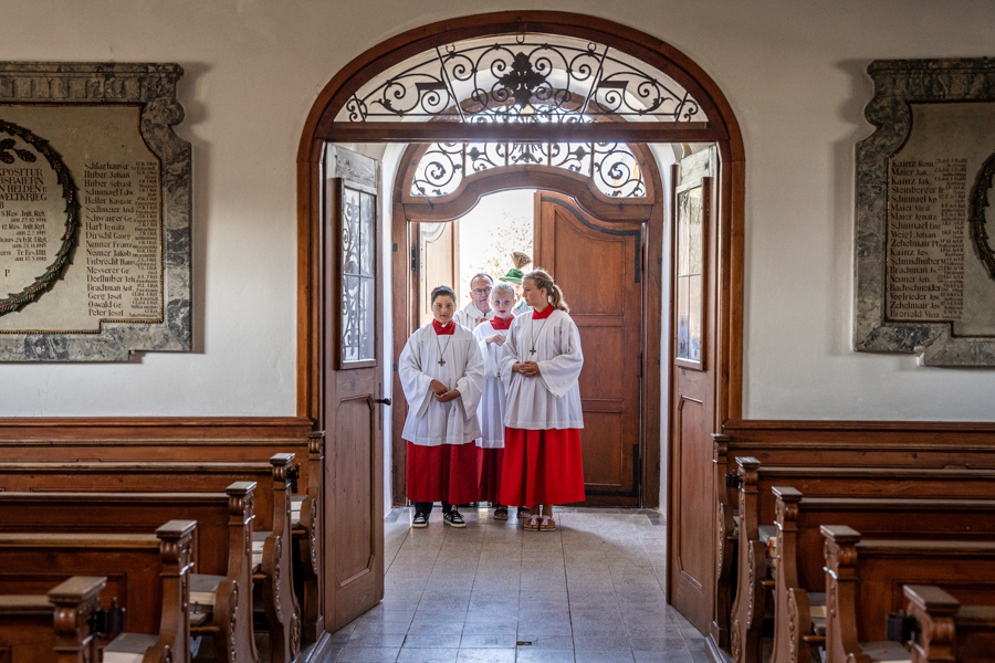 Hochzeitsreportage im Bayerischen Voralpenland Kirche