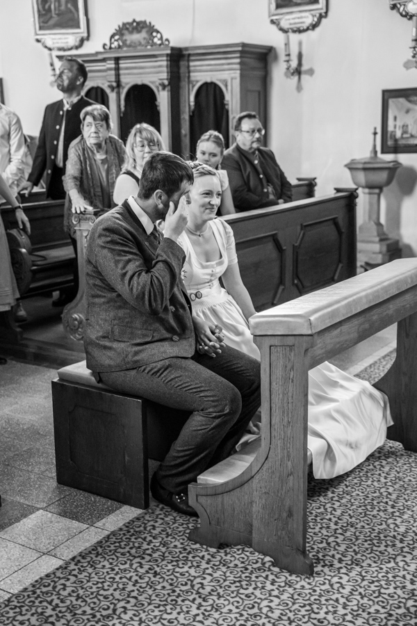 Hochzeitsreportage im Bayerischen Voralpenland Kirche