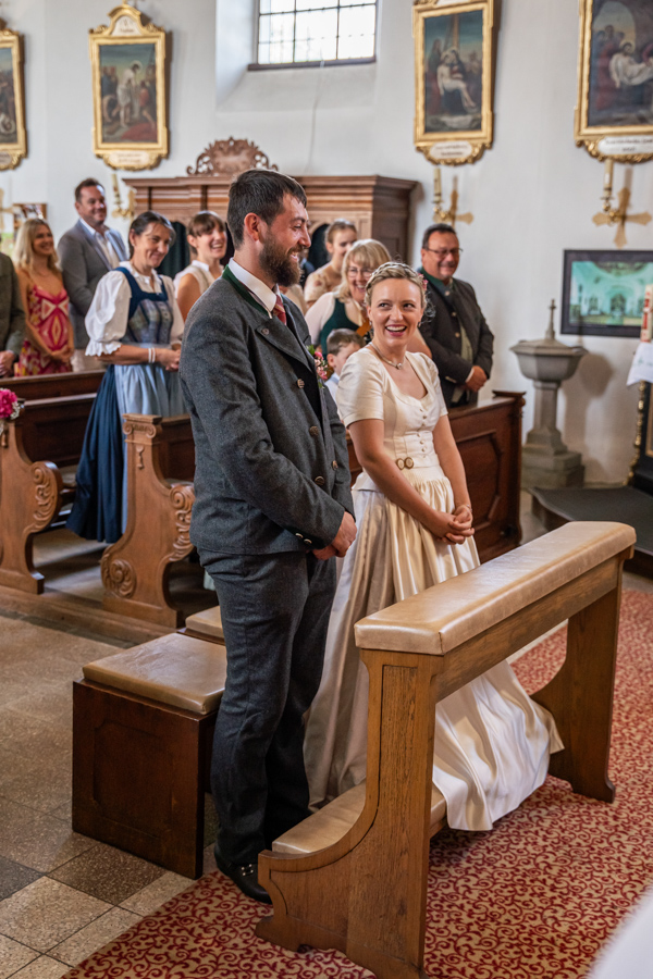 Hochzeitsreportage im Bayerischen Voralpenland Kirche