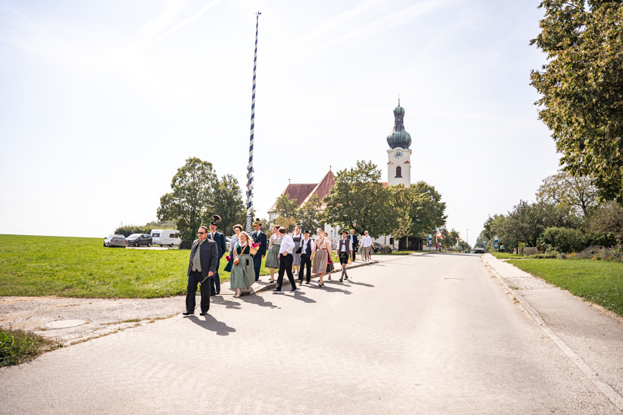 Hochzeitsreportage im Bayerischen Voralpenland Kirche